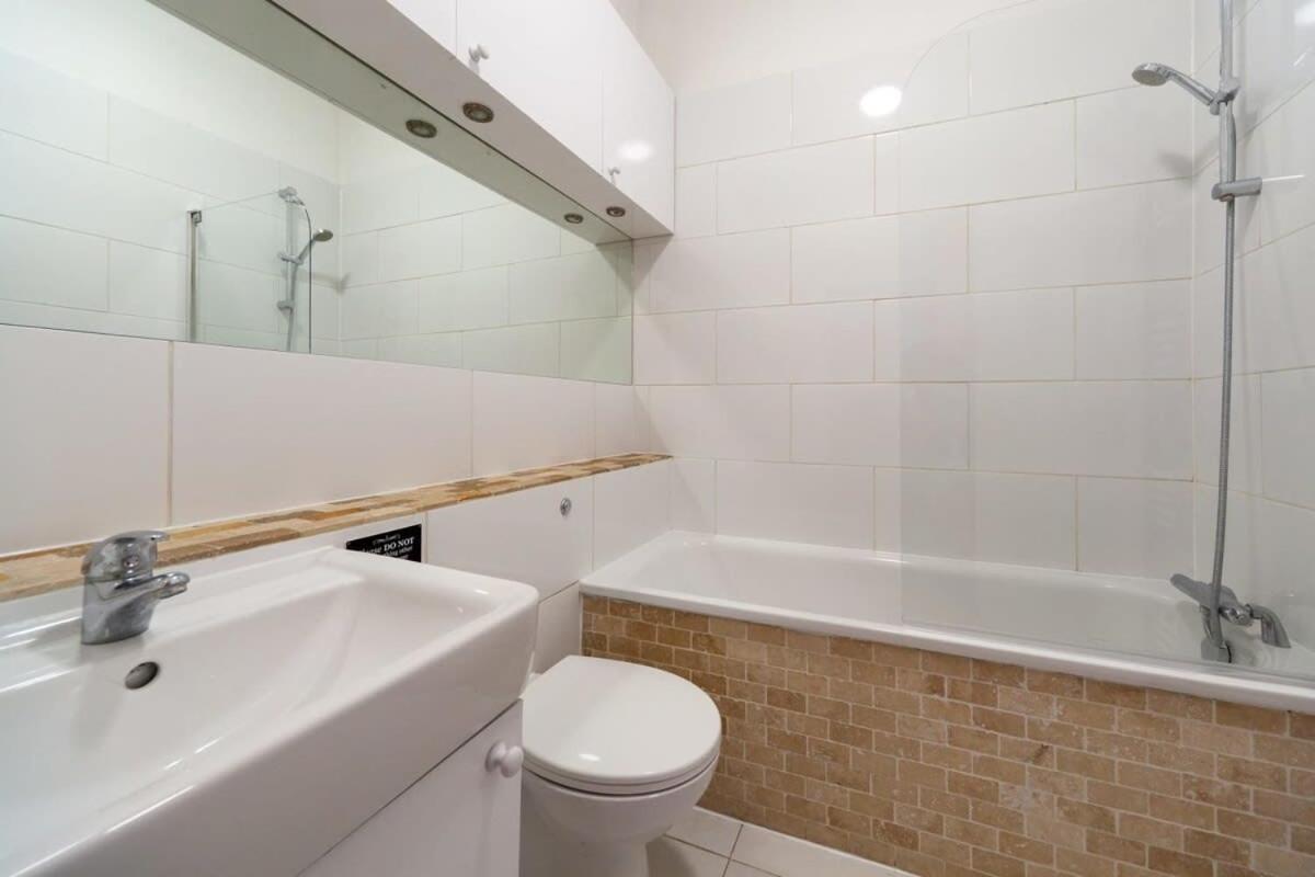 Lovely 2 Bedroom Apartment In Tooting Londen Buitenkant foto