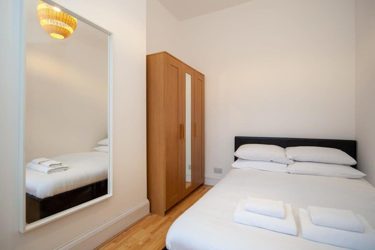 Lovely 2 Bedroom Apartment In Tooting Londen Buitenkant foto