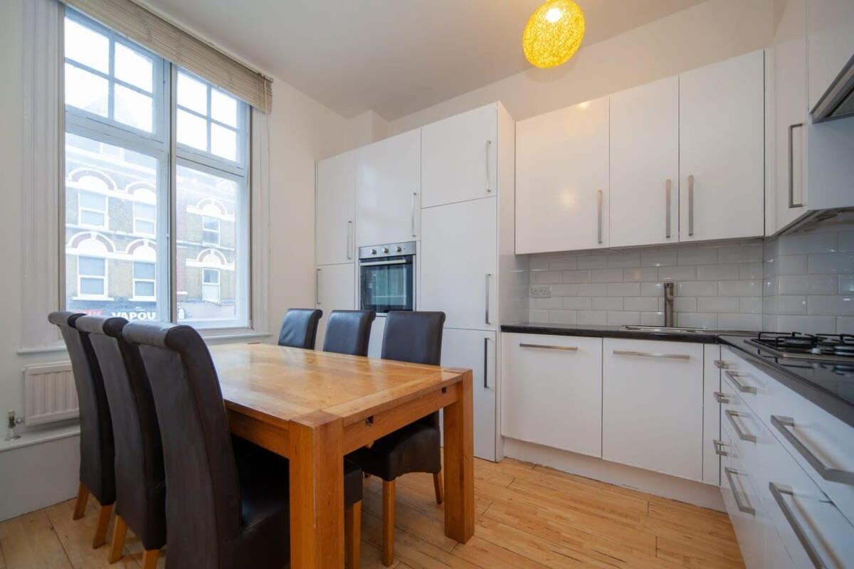 Lovely 2 Bedroom Apartment In Tooting Londen Buitenkant foto